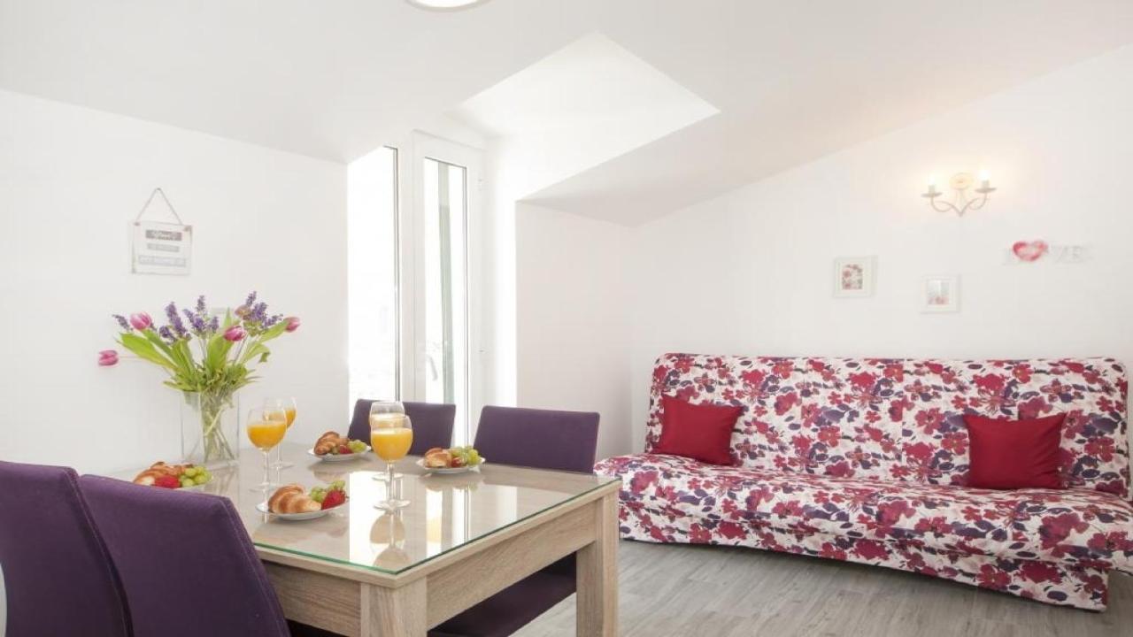 Apartments Angela Baška Voda الغرفة الصورة