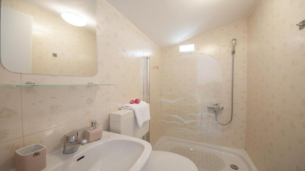 Apartments Angela Baška Voda الغرفة الصورة