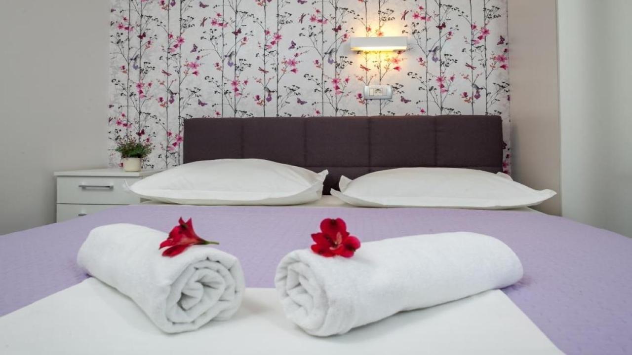 Apartments Angela Baška Voda المظهر الخارجي الصورة