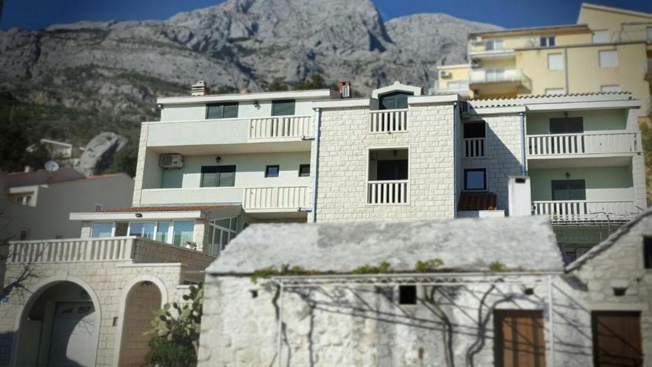 Apartments Angela Baška Voda المظهر الخارجي الصورة