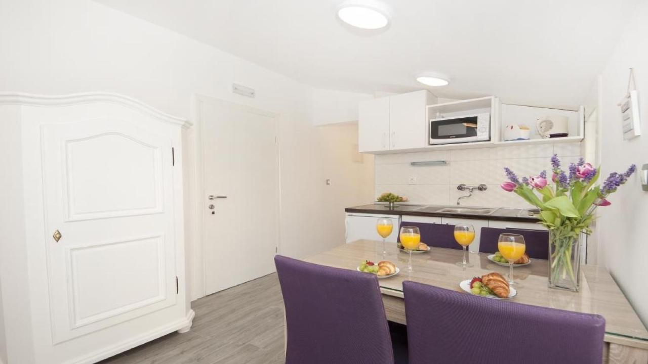 Apartments Angela Baška Voda المظهر الخارجي الصورة