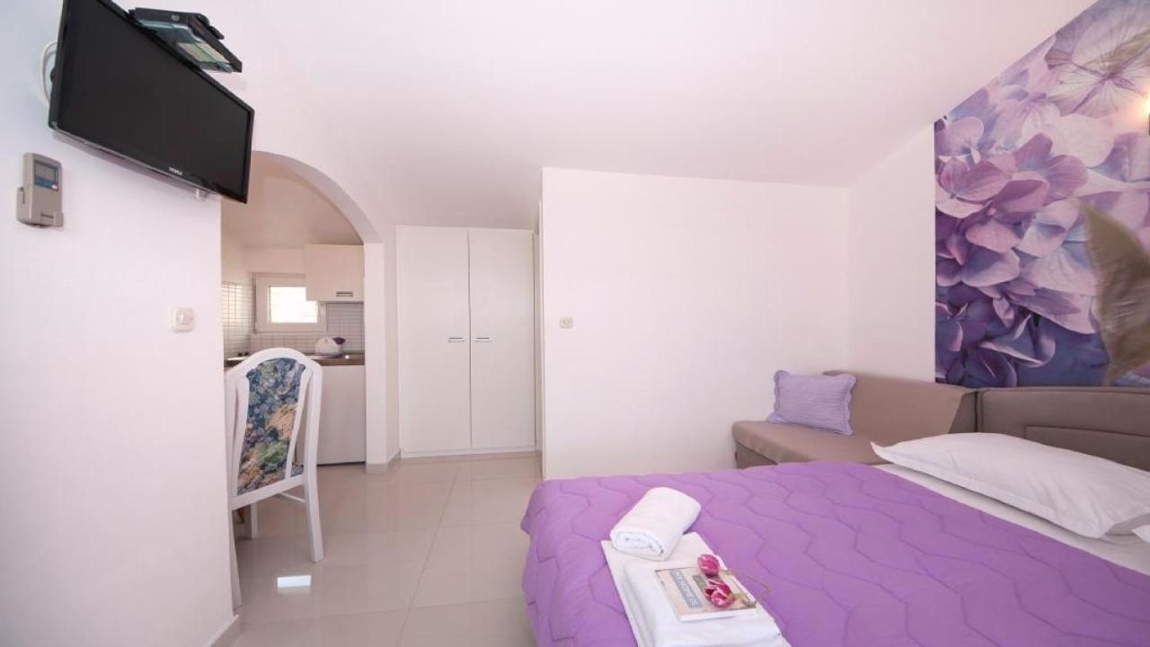 Apartments Angela Baška Voda المظهر الخارجي الصورة